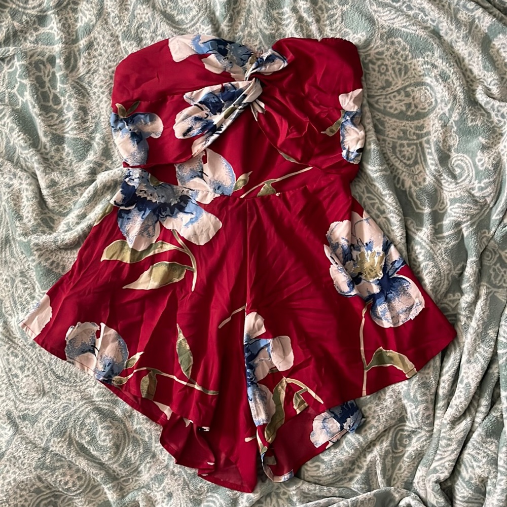 Strapless Romper with tie back.